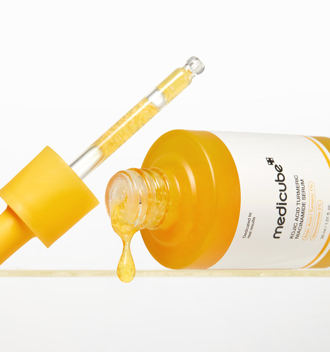 سيروم الكوجيك اسيد والنياسيناميد والكركم من مديكيوب الكورية 🇰🇷
✨ Medicube Kojic Acid Turmeric Niacinamide Serum