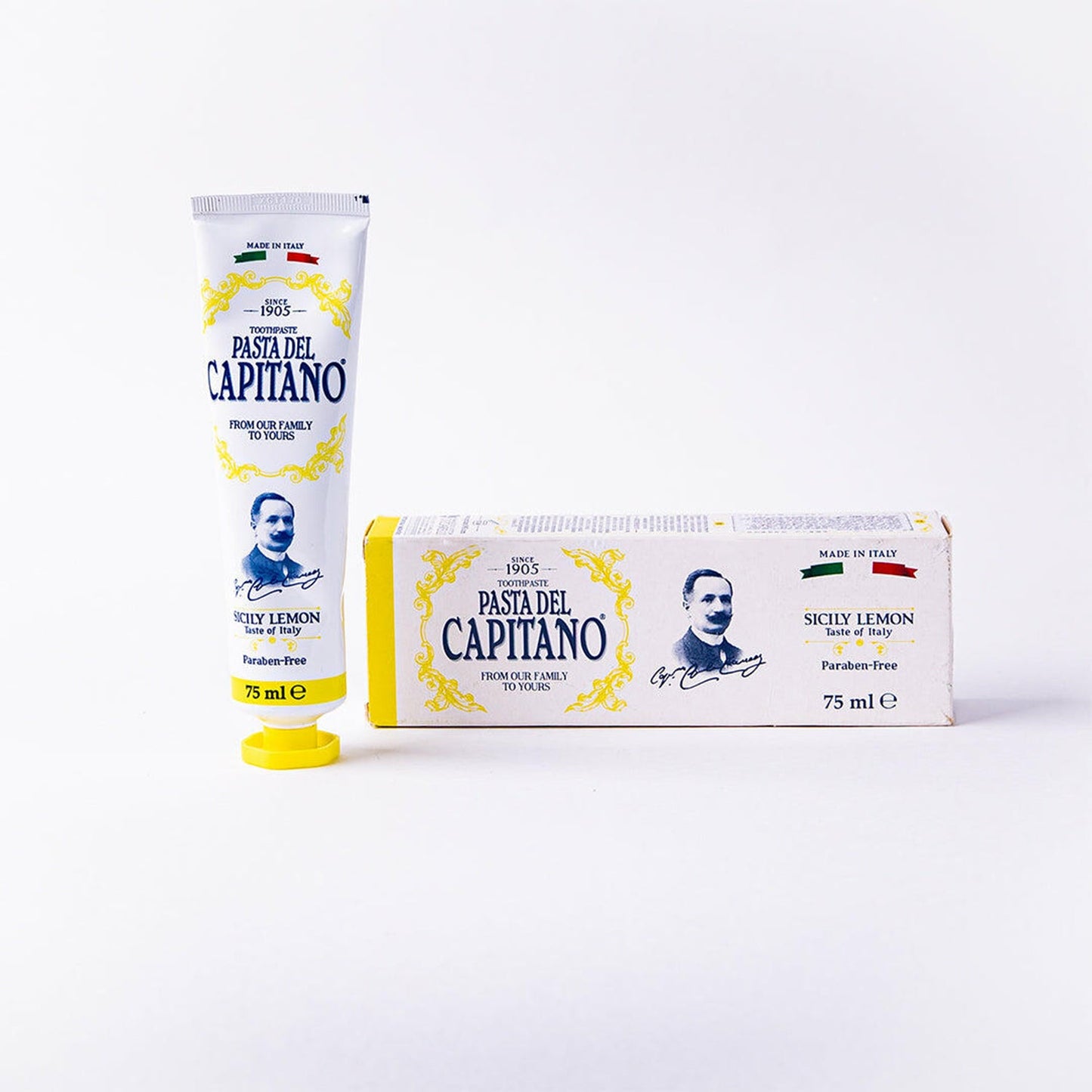 معجون الأسنان سيسيلي ليمون من باستا دل كابيتانو الإيطالية 🇮🇹
✨ Pasta del Capitano Sicily Lemon Toothpaste
معجون أسنان بنكهة الليمون الصقلي المنعشة، يمنح الفم إحساساً بالنظافة والانتعاش مع حماية يومية للأسنان واللثة وابتسامة أكثر إشراقاً.
