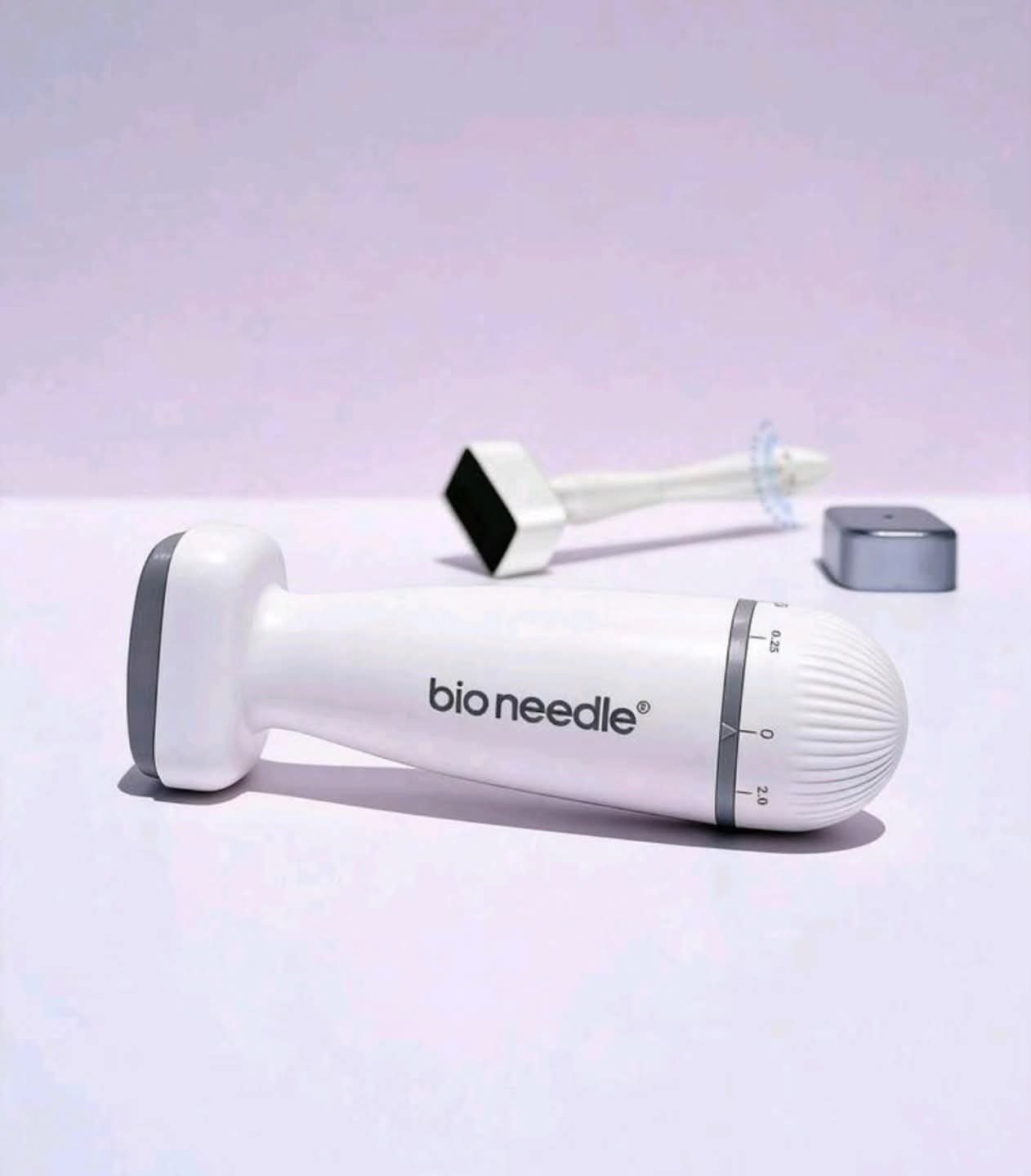 بايونيدل ديرماستامب قابل للتعديل 
Bioneedle Bio Needle Derma Pen
جهاز متطور بتقنية المايكرونيدلينغ لتحفيز تجدد البشرة وتعزيز امتصاص السيرومات والعلاجات التجميلية عبر الجلد