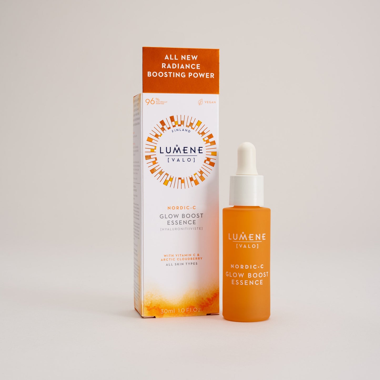 مصل نورديك سي كلو بوست ايسنس من لوميني 
Lumene Nordic-C Glow Boost Essence

إشراقة فورية من أول استخدام
سيروم فيتامين C يمنحك توهج صحي، يوحد لون البشرة، ويعزز النضارة بتركيبة خفيفة سريعة الامتصاص
