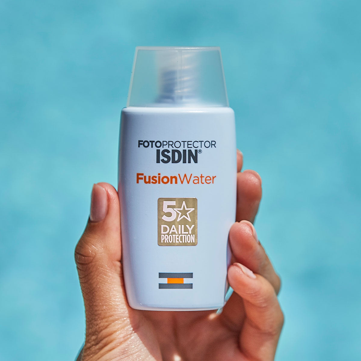 فيوشن ووتر واقي شمسي سائل من ايسدن الاسبانية 
🇪🇸 ISDIN Fusion Water SPF50
✨ واقي شمس يومي بتركيبة مائية فائقة الخفة، يوفر حماية عالية من أشعة الشمس مع إحساس منعش وامتصاص سريع