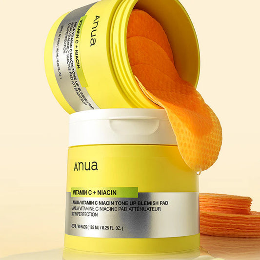 🍋 Anua Vitamin C + Niacin Tone Up Blemish Pad
بادات يومية بفيتامين C والنياسين تساعد على تفتيح البشرة وتوحيد اللون وتقليل آثار البقع والبهتان