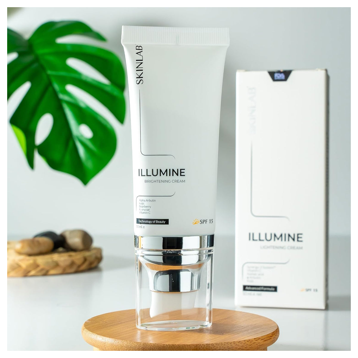 سكن لاب اليومن النهاري Skinlab Illumine Brightening Cream SPF 15
كريم تفتيح وترطيب يومي يساعد على توحيد لون البشرة وتقليل مظهر التصبغات، مع حماية يومية من أشعة الشمس بعامل حماية SPF 15.