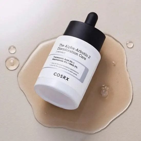 سيروم ألفا أربوتين للتصبغات من كوسركس الكورية 🇰🇷
✨ COSRX The Alpha-Arbutin 2 Discoloration Care Serum
سيروم مخصص للعناية بالتصبغات والبقع الداكنة وآثار الحبوب، بتركيبة متقدمة تساعد على توحيد لون البشرة وتعزيز إشراقتها مع ترطيب وتهدئة البشرة.